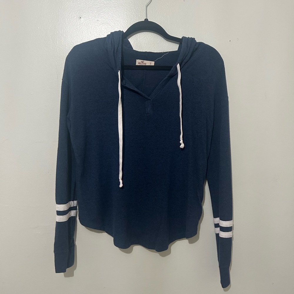 HOLLISTER | Blue/Black Vintage Sweater Hoodie with White Stripes on sleeves